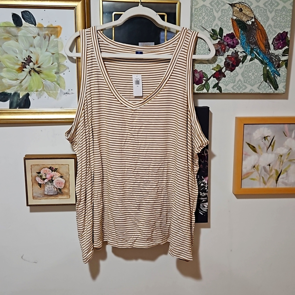 🌺 Old Navy Tank Top size XXL
